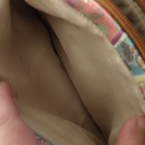 Fossil Vinyl Floral Summer Tote Bag - Picture 8 of 10